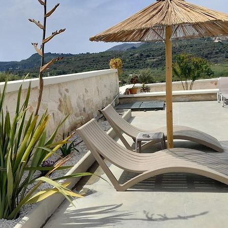 Georgioupoli Studio 2 With A Pool And Lake Views المظهر الخارجي الصورة