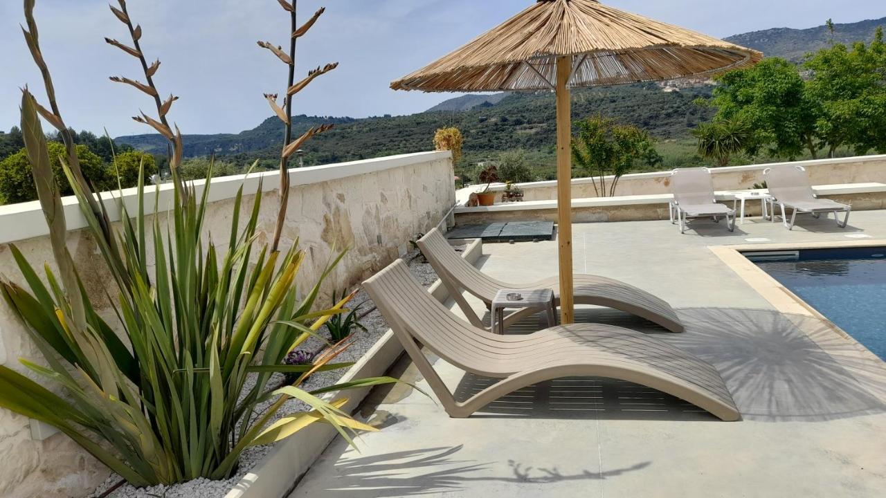 Georgioupoli Studio 2 With A Pool And Lake Views المظهر الخارجي الصورة