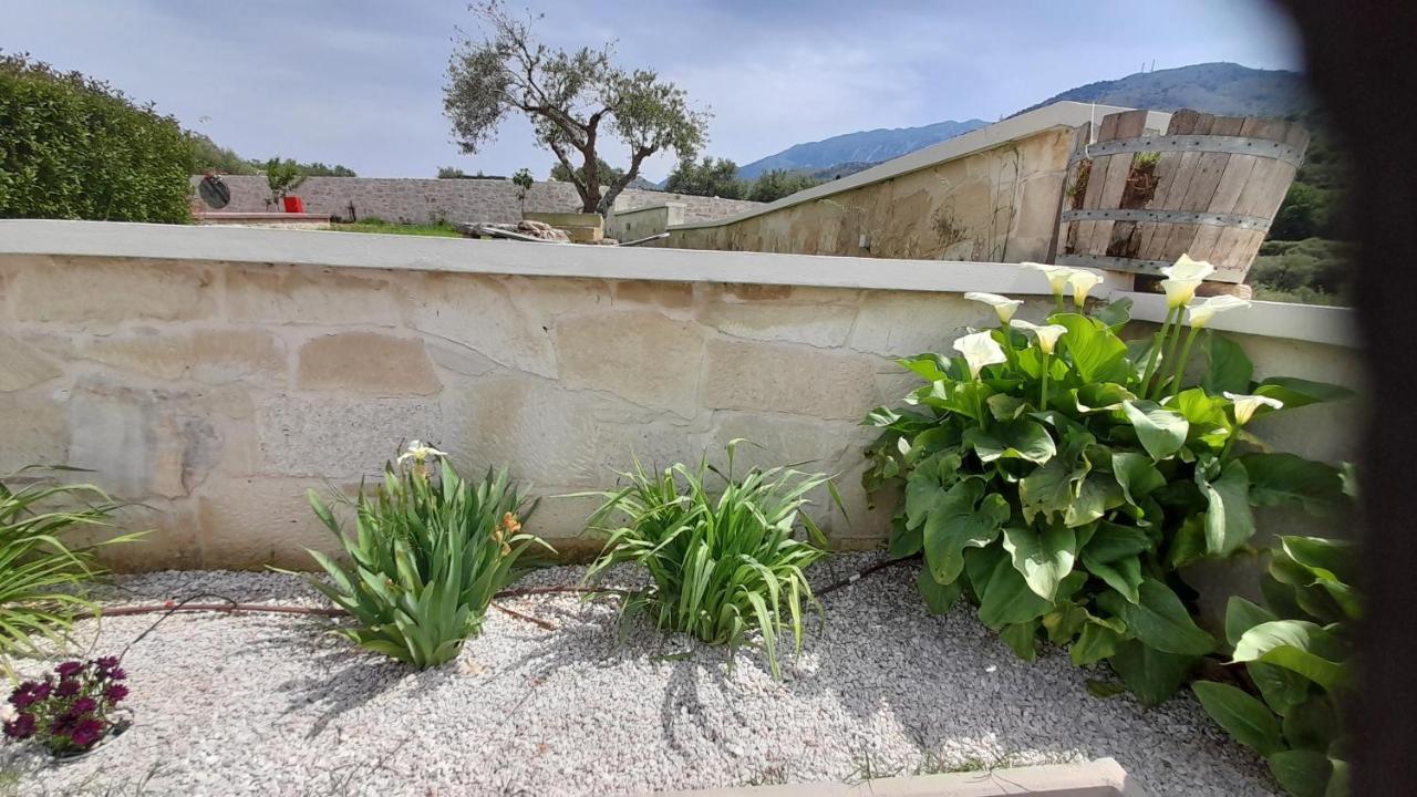 Georgioupoli Studio 2 With A Pool And Lake Views المظهر الخارجي الصورة